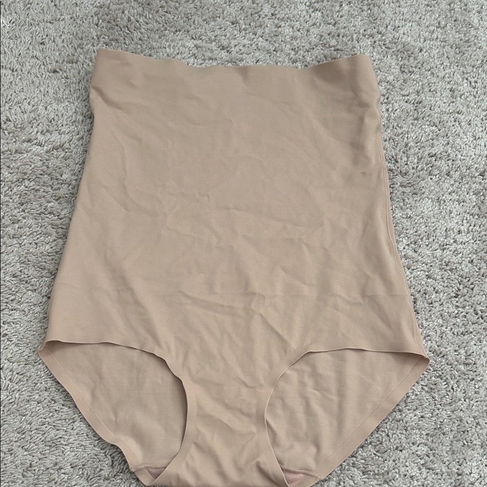 NEW Skinny Girl High-Waist Shaping Shorts - Nude